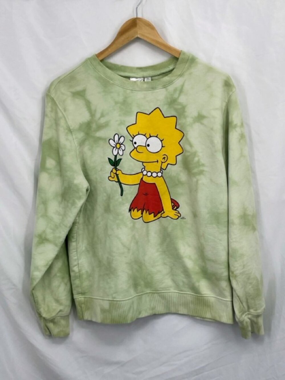 Green Lisa Simpson Holding Flower Sweatshirt